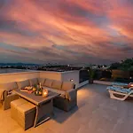 Apartment Luxury Elena - *