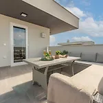Luxury Elena - Apartment *