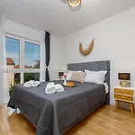 Lägenhet Luxury Elena - *