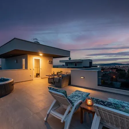 Apartment Luxury Elena - *